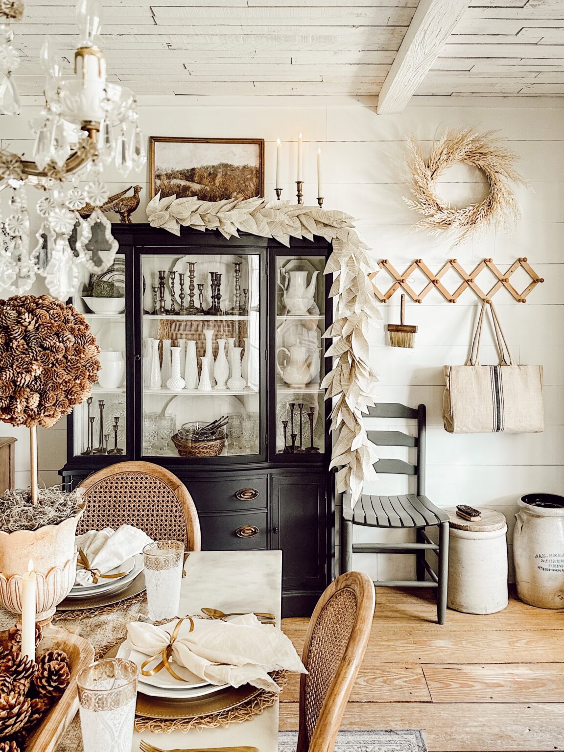 Creating a Neutral Fall Dining Room: Warmth and Elegance