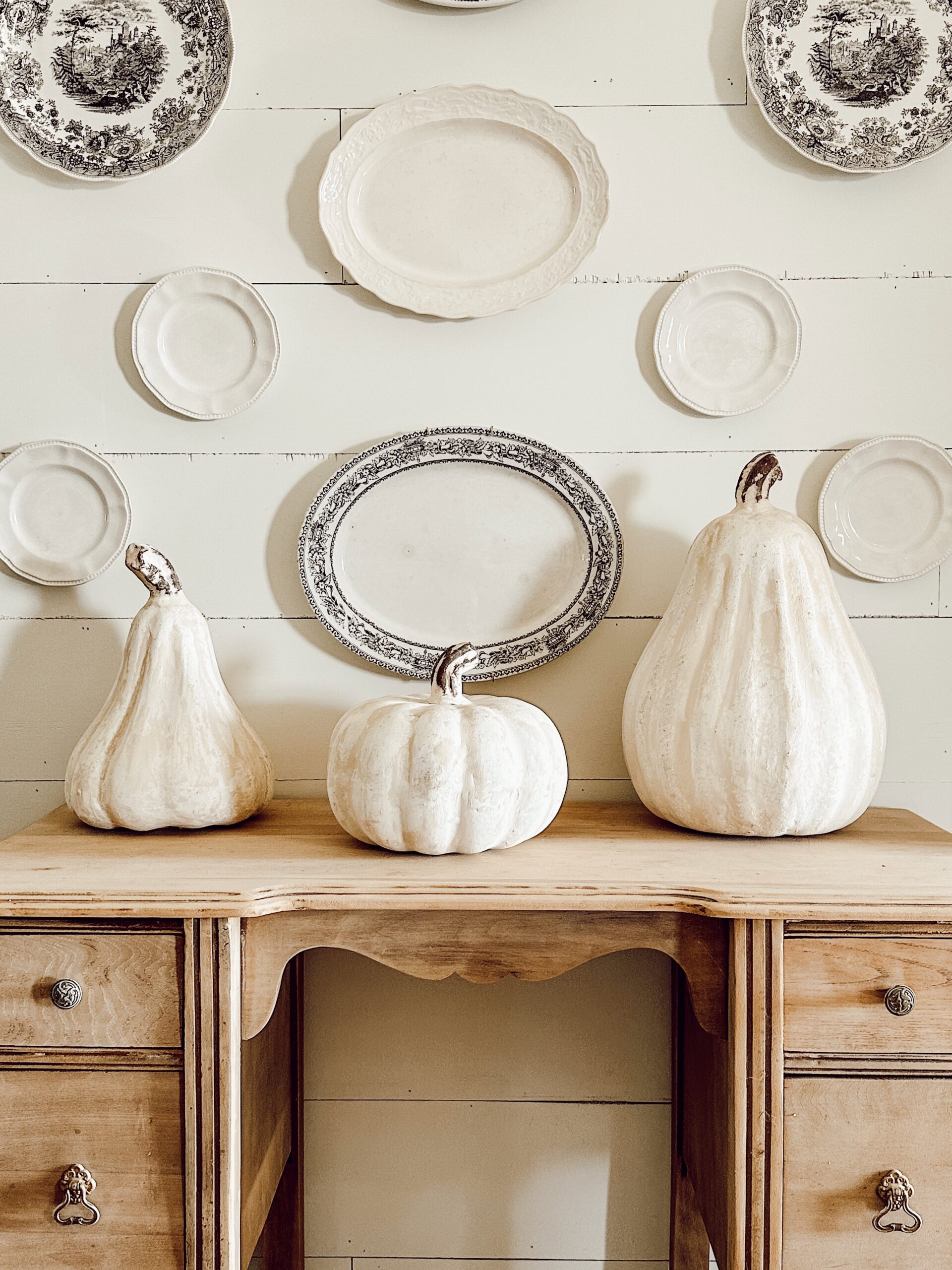 Creating a Neutral Fall Dining Room: Warmth and Elegance