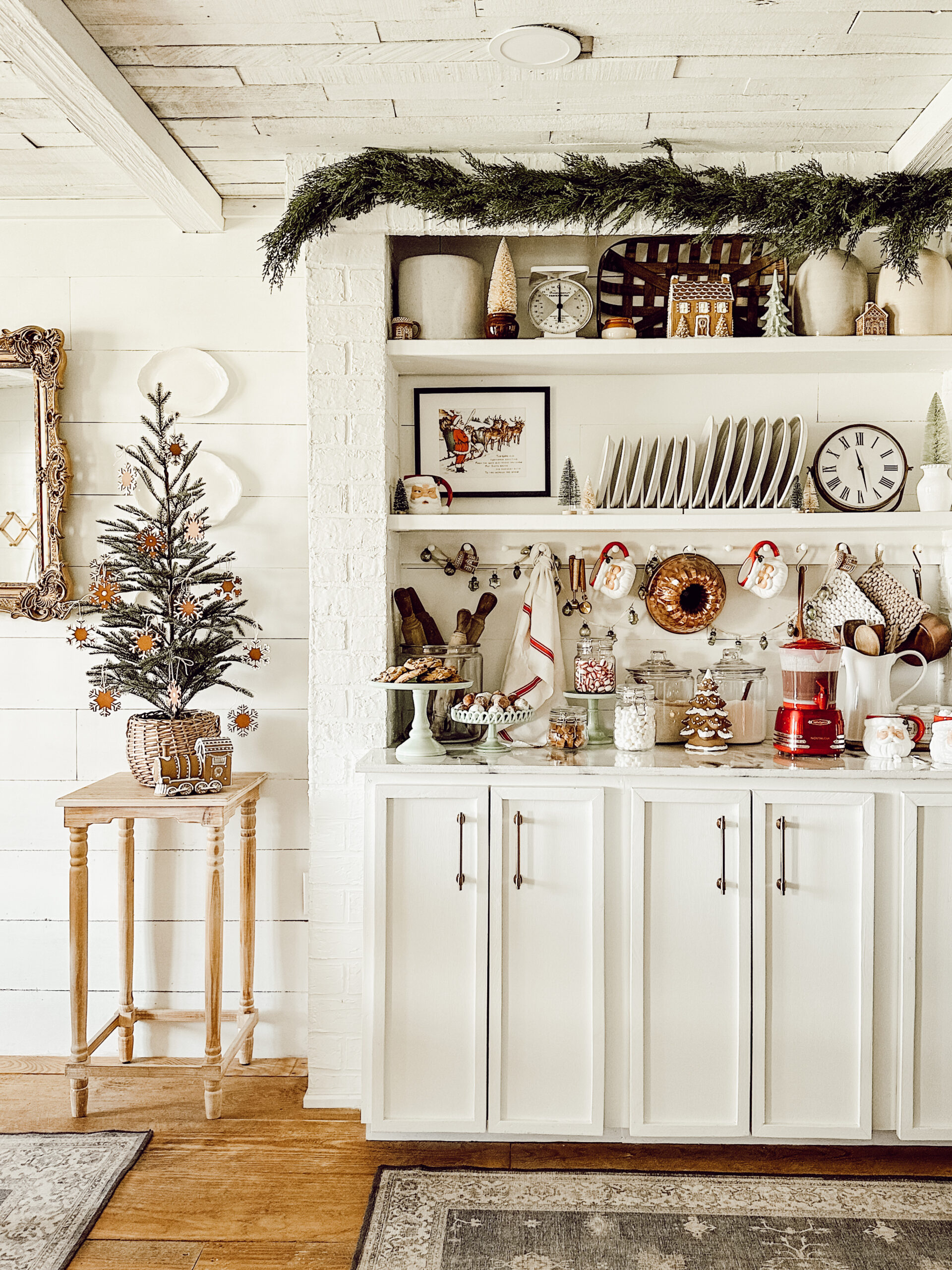 Christmas Home Tour: Cozy Vintage Charm and Stunning DIY Decor